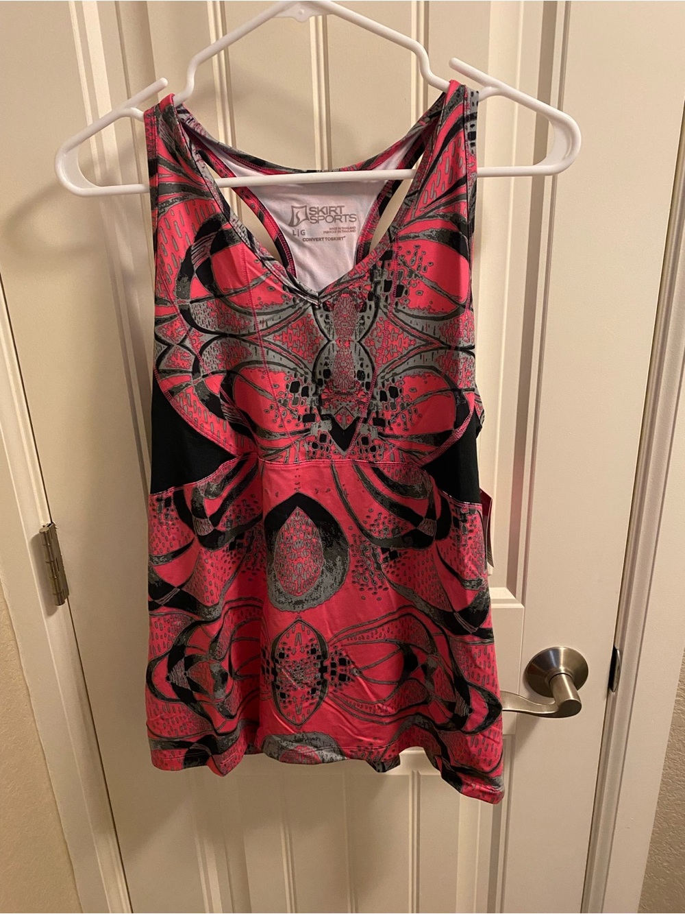 NWT Skirt Sports L Activewear Top Pink Black Gray Stretch Tank Shirt Workout Lg